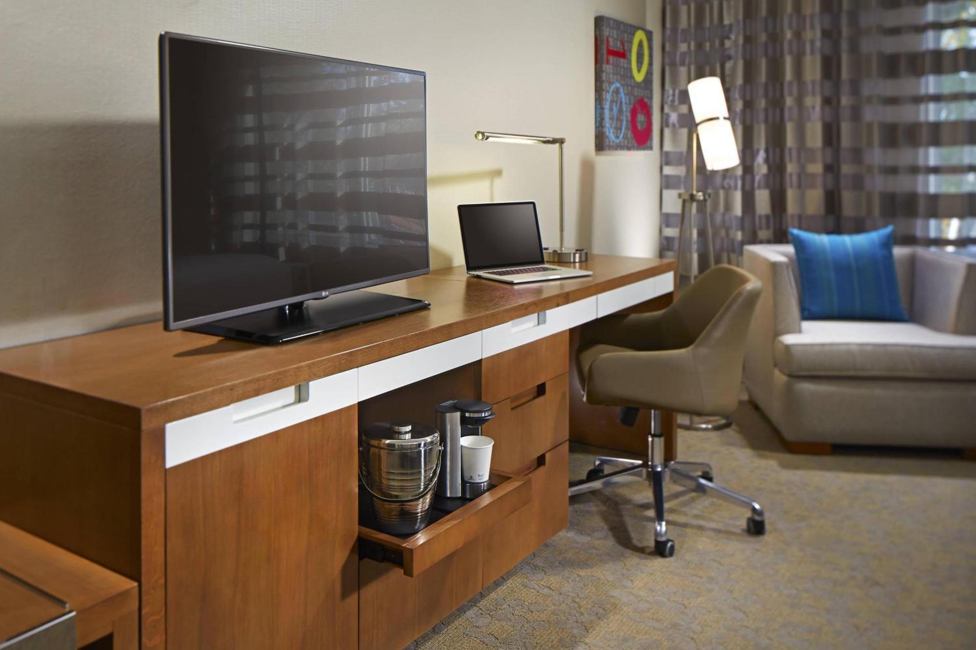 Courtyard By Marriott Silicon Valley