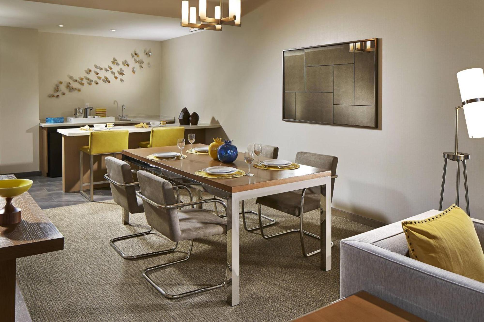Courtyard By Marriott Silicon Valley Hotel